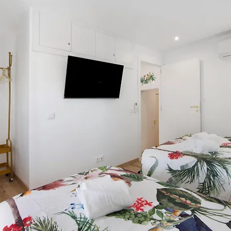 Апартаменты Jungle Flat With Pool T2 Montechoro *